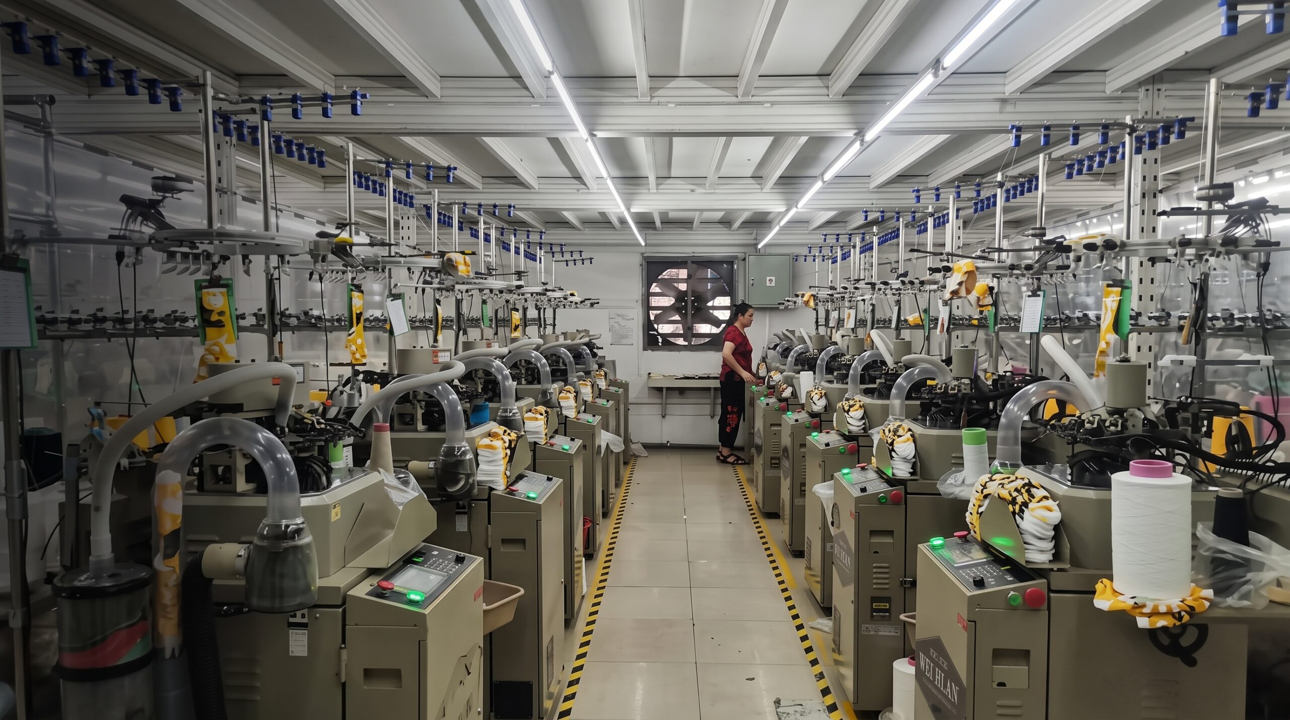 DBTYSP sports socks factory in Zhuji China